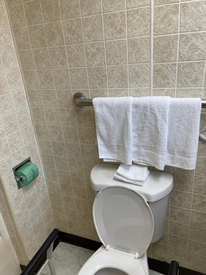 Belmont Motel Skowhegan Bagian luar foto